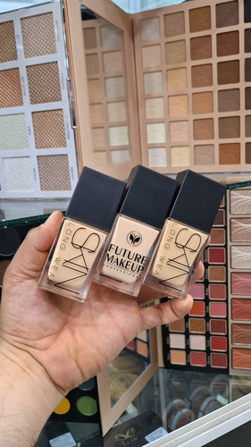 کرمپودرآبرسان فیوچرمیکاپ