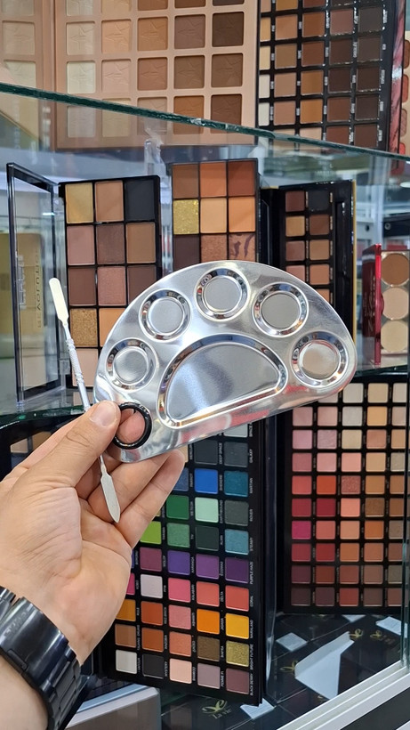 پالت ترکیب رنگ کرمپودر