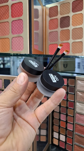 خط چشم ژله ای کاریته